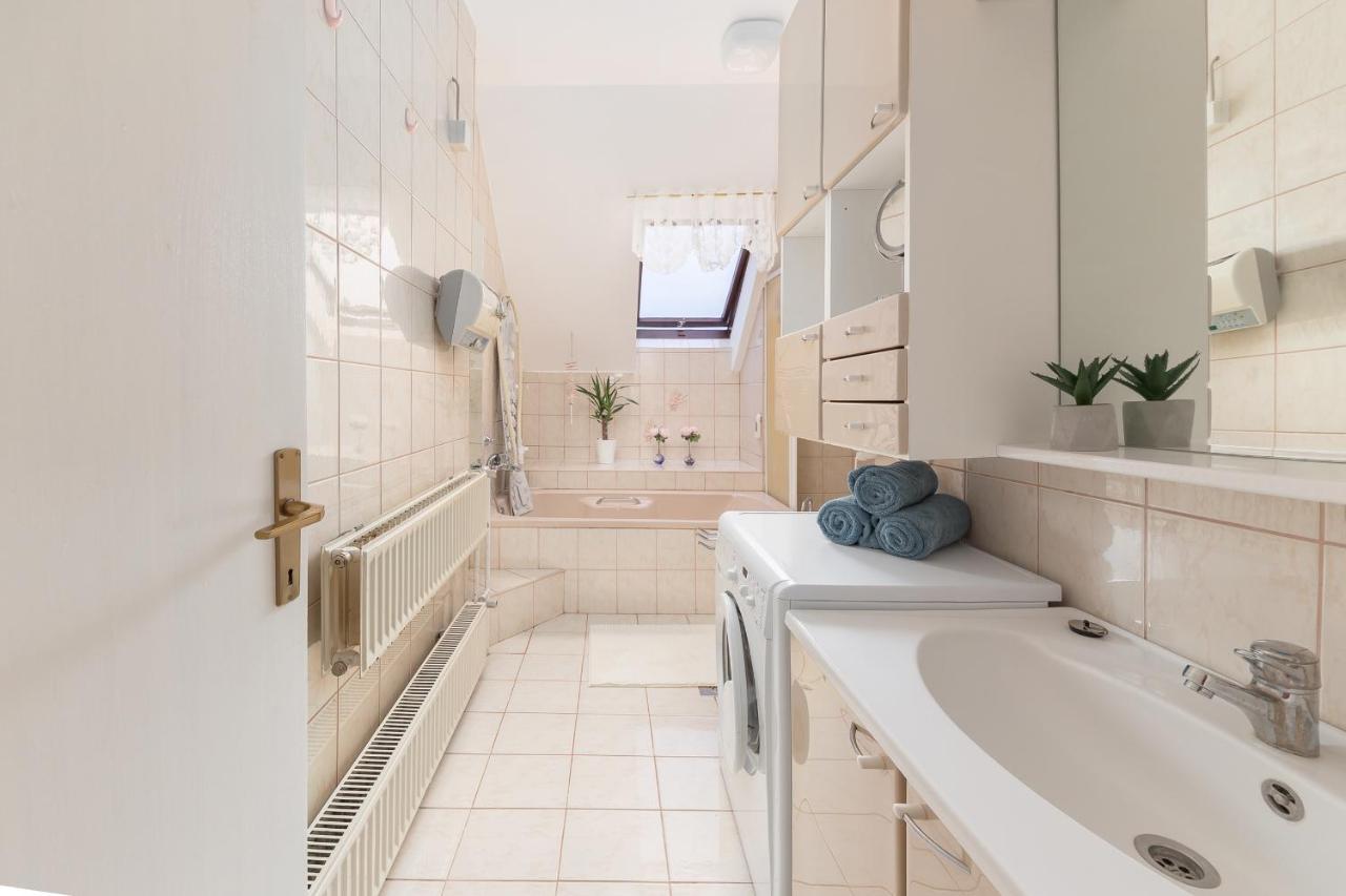 Apartma Lea Slovenj Gradec Bagian luar foto