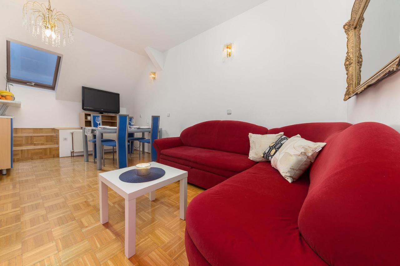 Apartma Lea Slovenj Gradec Bagian luar foto